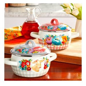 SOLDWoman Sweet Romance set of two, Mini Dutch Oven w/lids. PRICE REDUCTION